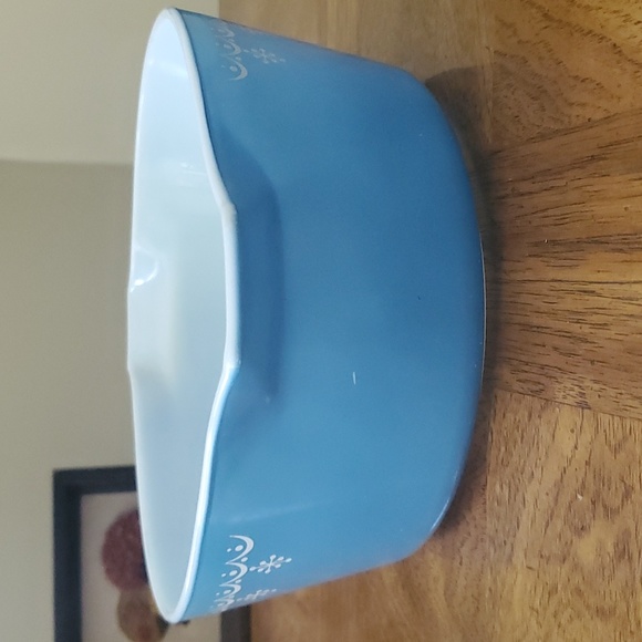 Pyrex Snowflake Garland Casserole Dish π - Picture 2 of 12